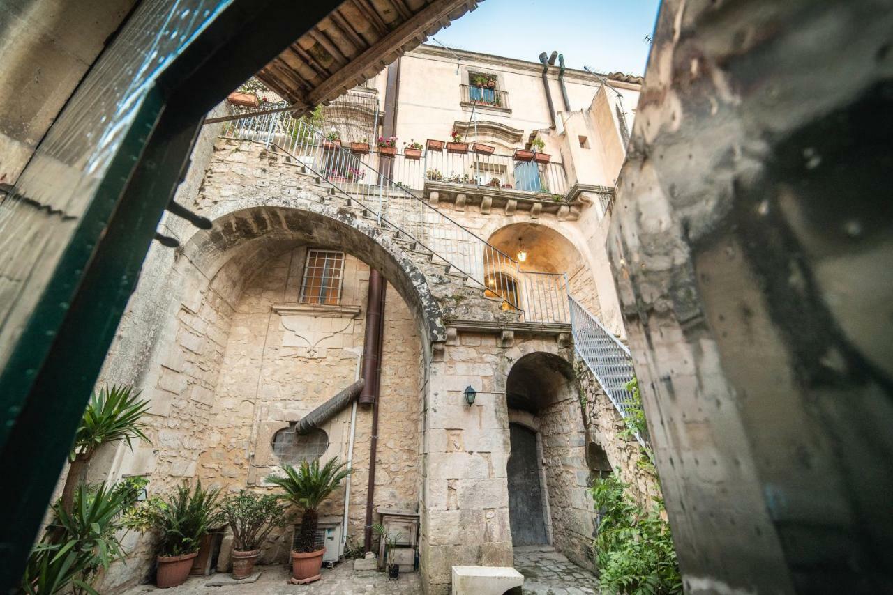 Baroni Giampiccolo Suite Ragusa Exterior photo